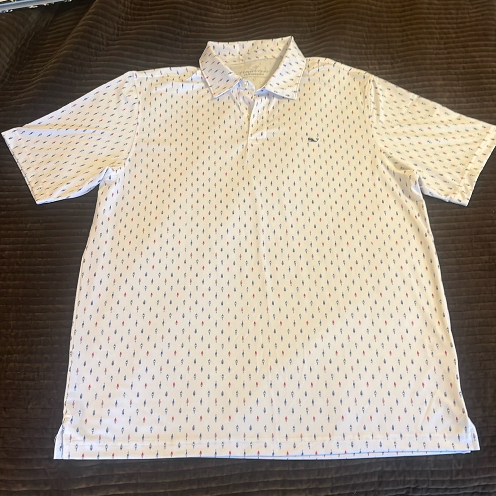 Men’s white vineyard vines bobber polo